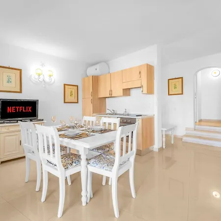 Lussuosa Dimora Vista Mare Con Piscina E A 300 Mt Villa *