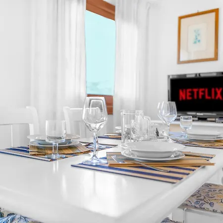 Lussuosa Dimora Vista Mare Con Piscina E A 300 Mt Villa *