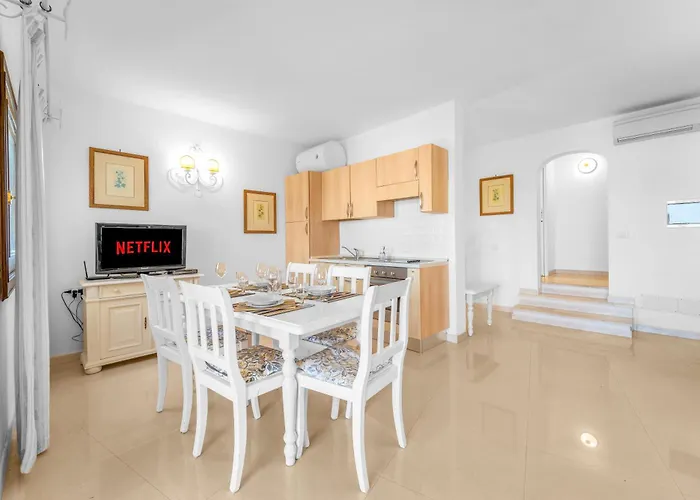 Lussuosa Dimora Vista Mare Con Piscina E A 300 Mt Villa *